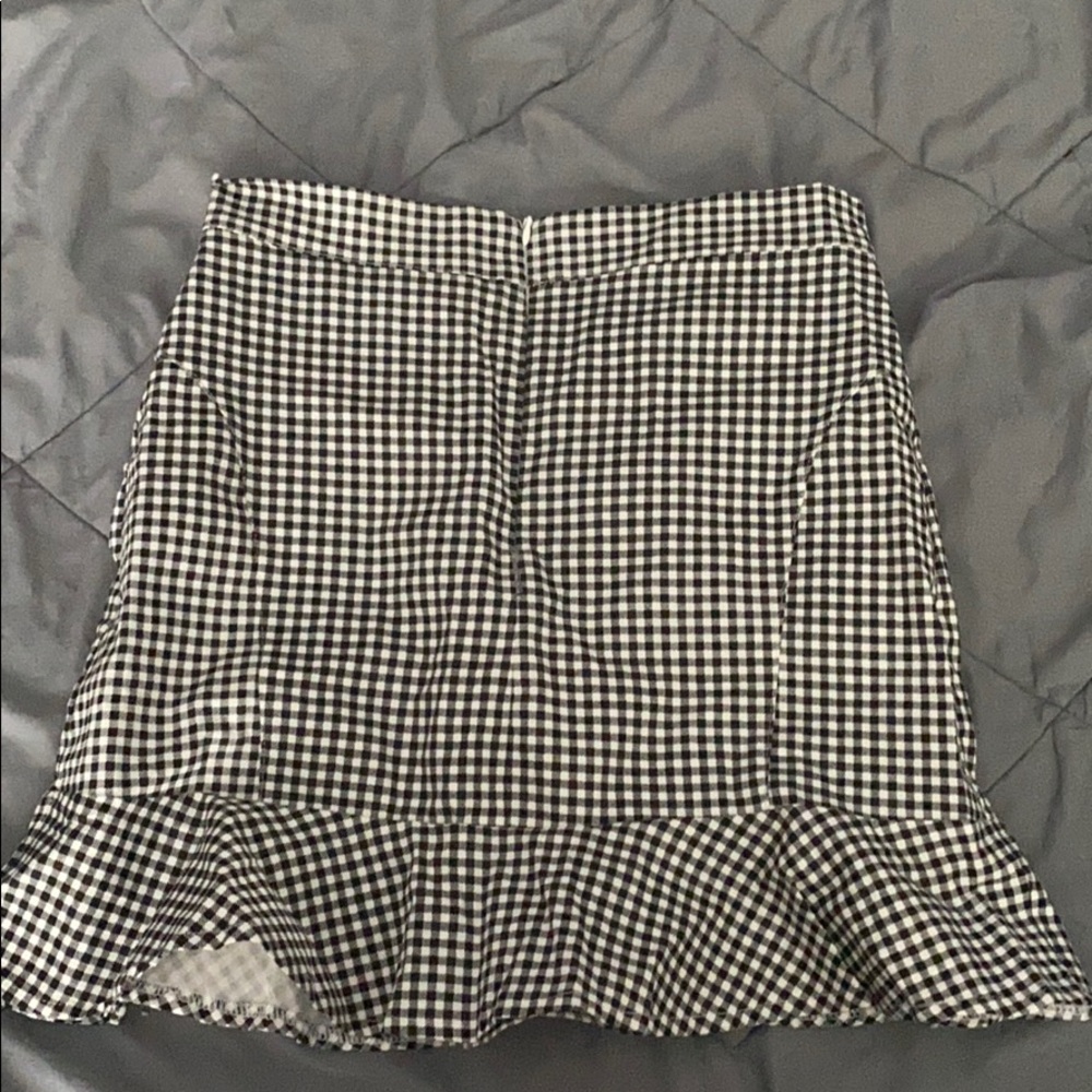 Checkered pencil skirt